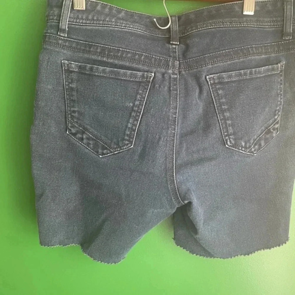 Nine West Cutoff Jean Shorts Size 8 Like New Dark Denim‎ EUC - Picture 3 of 5